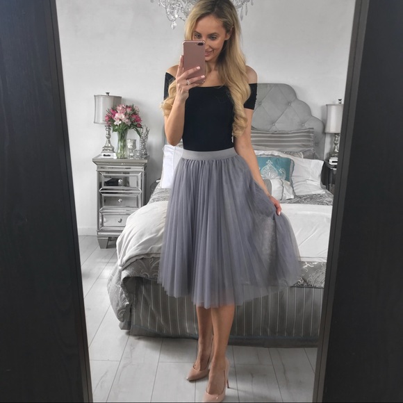 LAST ONE!!! Grey Tulle Skirt With Elastic Band - Picture 3 of 8